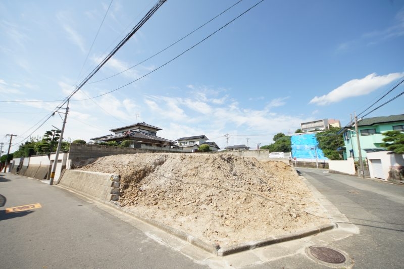 現地　人気の角地物件　全2棟です （2021年9月中旬撮影）