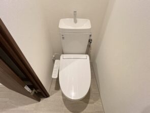 ウォシュレット機能付きトイレで快適にお使いいただけます