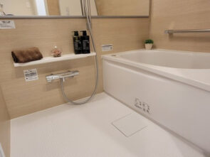 浴室暖房乾燥機を搭載したバスルーム