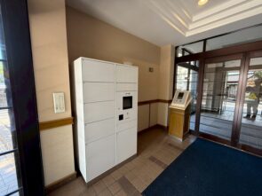 エントランス　宅配ボックス付
