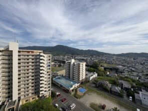 地上13階　バルコニーからの眺望は良好です