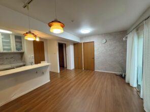 16帖の広めのリビングルーム