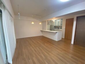 16帖のリビングルーム　ご家族の憩いの場として大活躍の空間です