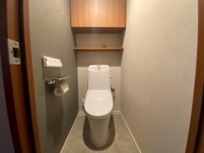 綺麗なウォシュレット機能付きトイレ